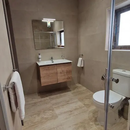 Spacious & Sunlit Charm In Malta! Apartman