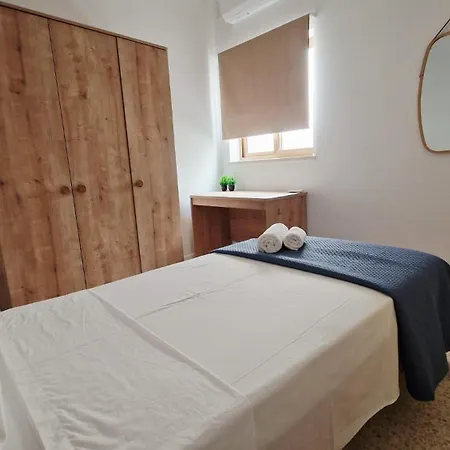 Apartman Spacious & Sunlit Charm In Malta!
