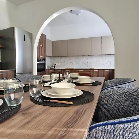 Spacious & Sunlit Charm In Malta! *