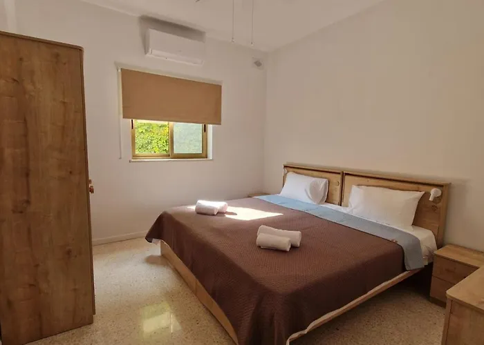 Apartment Spacious & Sunlit Charm In Malta!