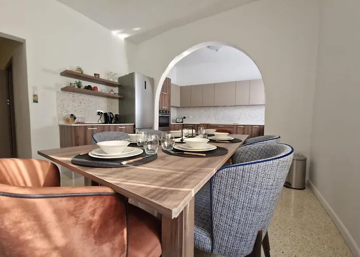 Spacious & Sunlit Charm In Malta! Apartment Siggiewi