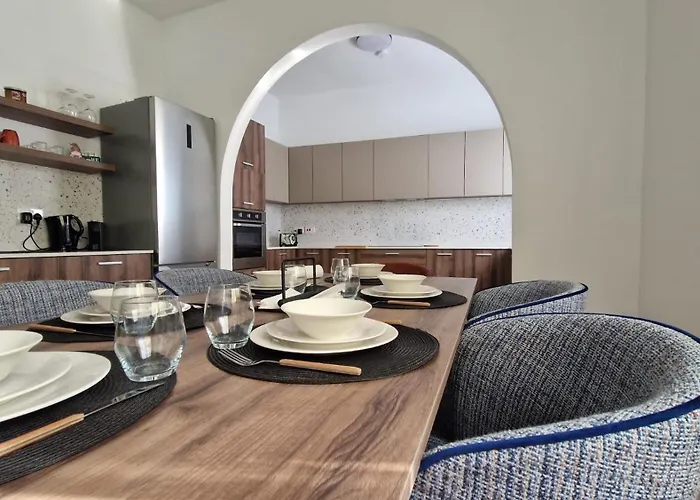 Spacious & Sunlit Charm In Malta! *